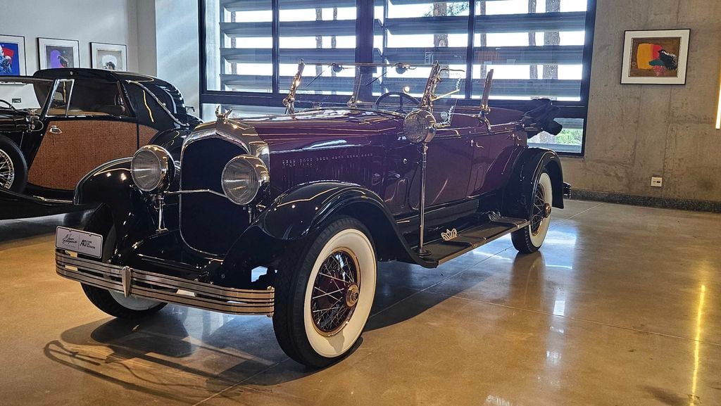 Chrysler Imperial levou o Papa João Paulo II de Aparecida a São José (Imagem: Paulo Amaral/Canaltech)