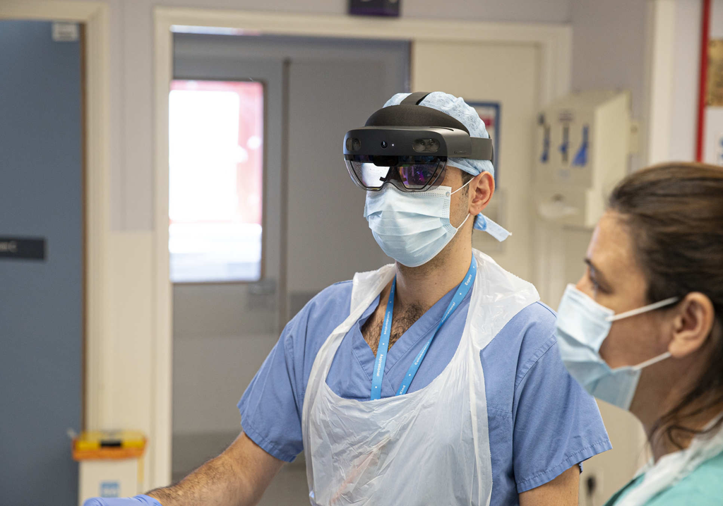 Realidade virtual ajuda médicos britânicos na luta contra a COVID-19 (Foto: Imperial College London)