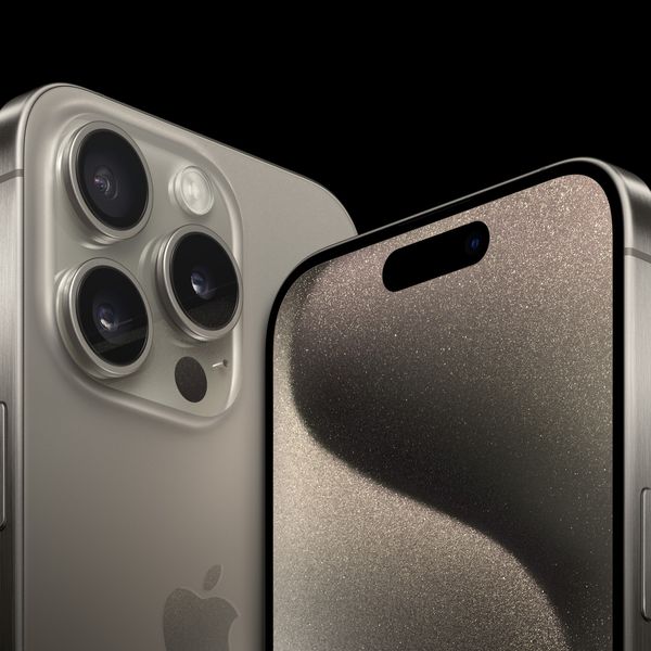 iPhone 15 estreia com corpo em titânio, USB-C e nova lente zoom