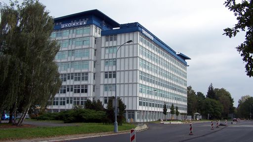 Muito além de smartphones: Foxconn produzirá carros para outras montadoras