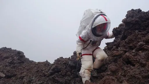 Missão que simulou como seria viver um ano em Marte chega ao fim