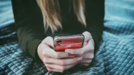 Golpe em apps de relacionamento tem pedido de verificação contra casos de abuso