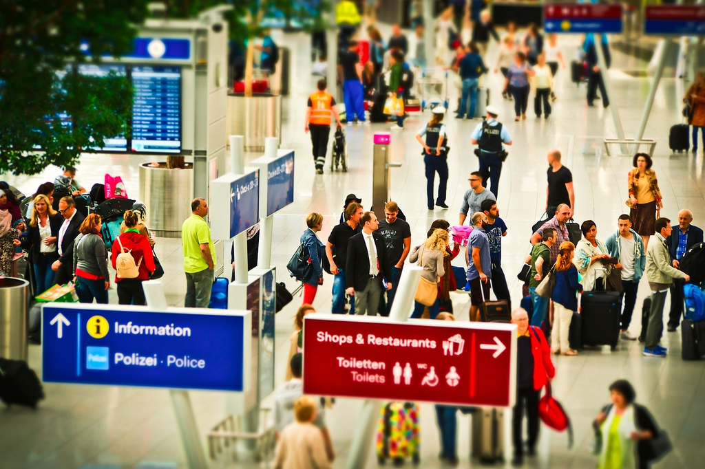 A interrupção dos sistemas levou à marcação de bagagens e check-ins de maneira manual, atrasando processos de embarque e cancelando voos (Imagem: 652234/Pixabay)