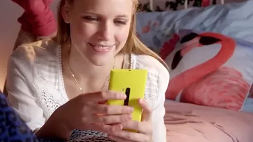 [Vídeo]: Aparelho misterioso aparece em comercial do Nokia Lumia 920