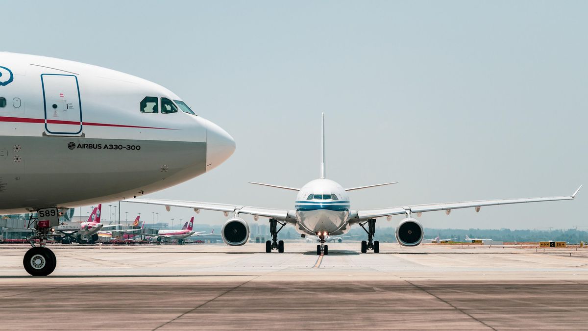 Brasil e China selam acordo para produzir combustível aéreo sustentável
