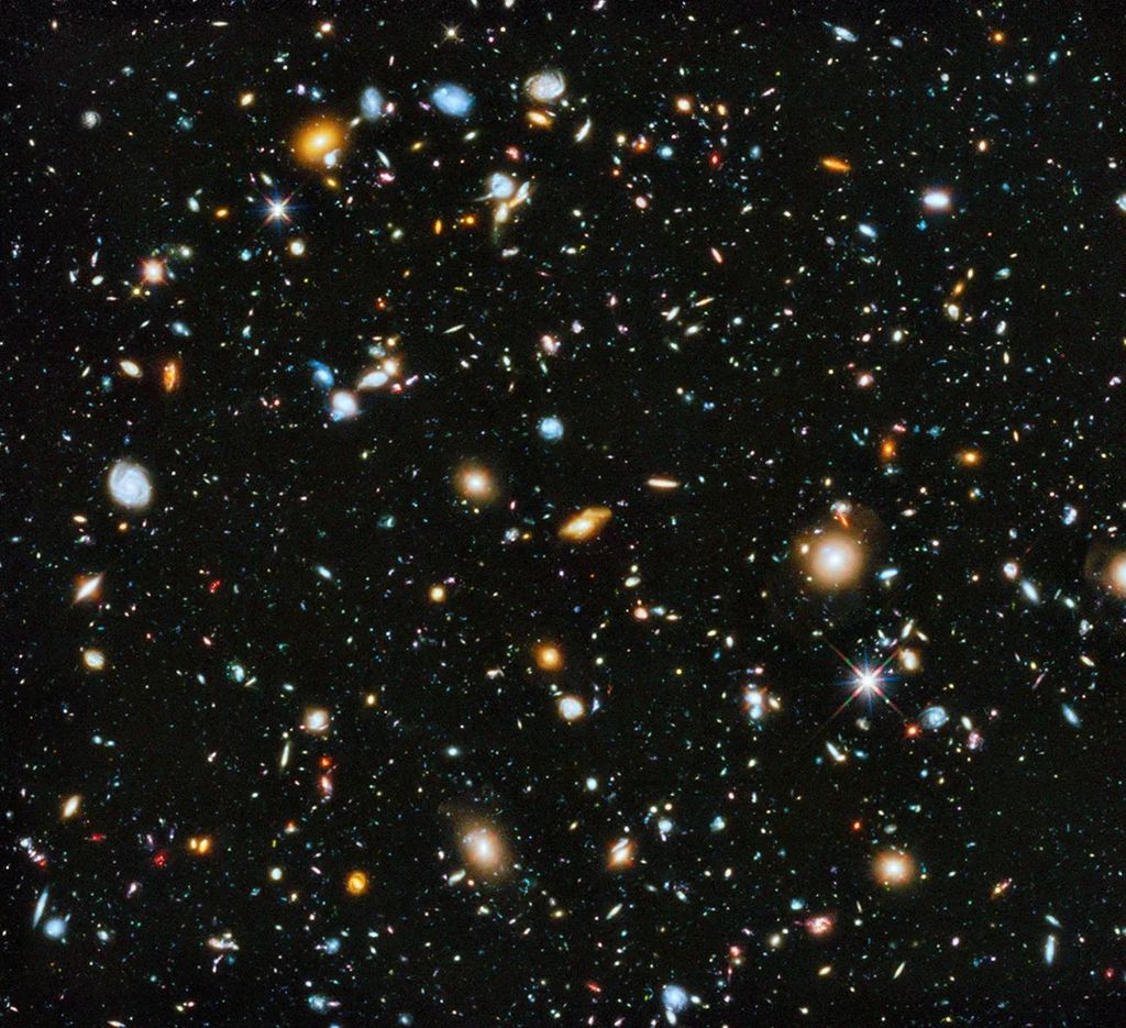 Tiradas entre 2002 e 2012, as imagens que compõe o Ultra Deep Field do Hubble ficaram prontas em 2014, mostrando milhares de galáxias (Imagem: NASA)