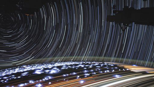 Astronauta na ISS compartilha composição incrível da Terra vista do espaço