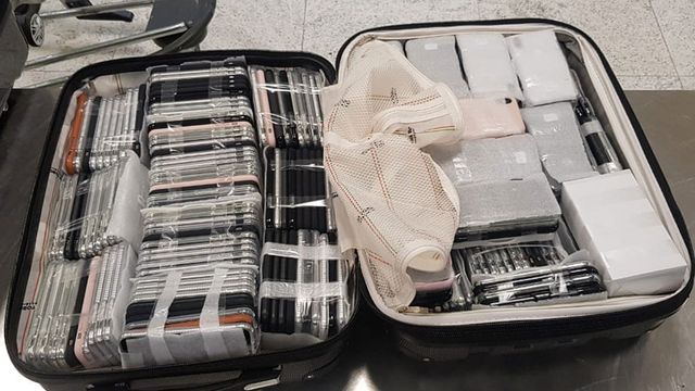 Passageiro chega com 246 iPhones na mala e é preso no Aeroporto de Guarulhos