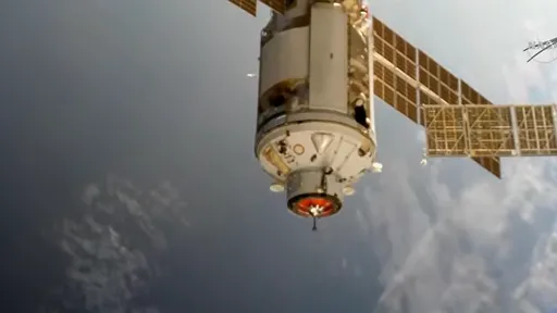 Motores do novo módulo russo "entortaram" a ISS; problema já foi resolvido