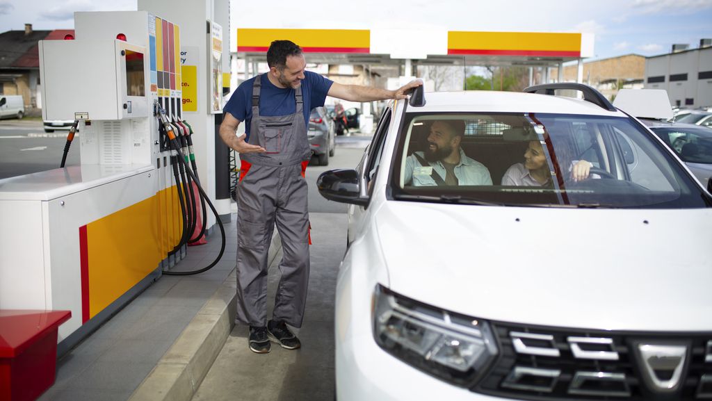 Gasolina com maior octanagem não aumenta a potência, mas melhora o desempenho (Imagem: Freepik/CC)