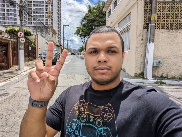 Pixel 7 Pro (selfie)
