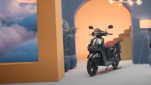 Yamaha Fazzio é scooter híbrida, conectada e muito barata