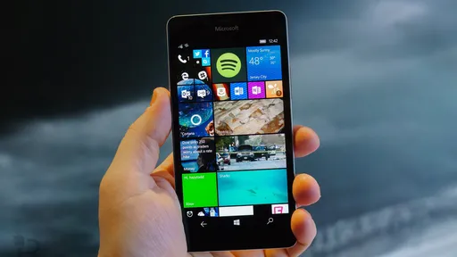 É assim que o Windows 11 roda no Lumia 950 XL de 6 anos atrás; assista ao vídeo