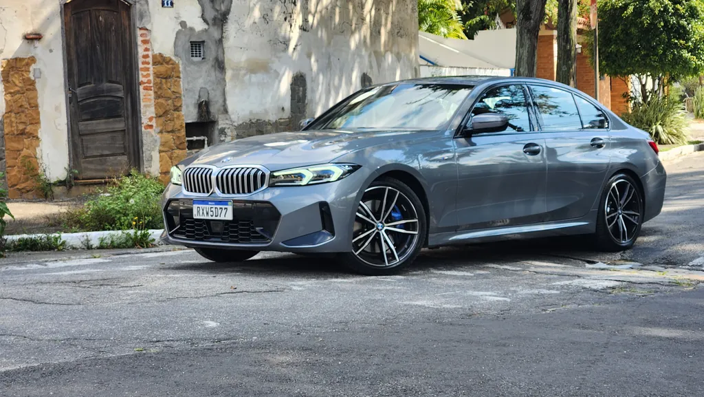 Nenhum sedan premium emplacou mais do que o Série 3 da BMW em maio (Imagem: Felipe Ribeiro/Canaltech)