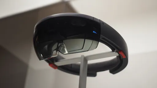 Pesquisadores testam técnica de neurocirurgia assistida por HoloLens