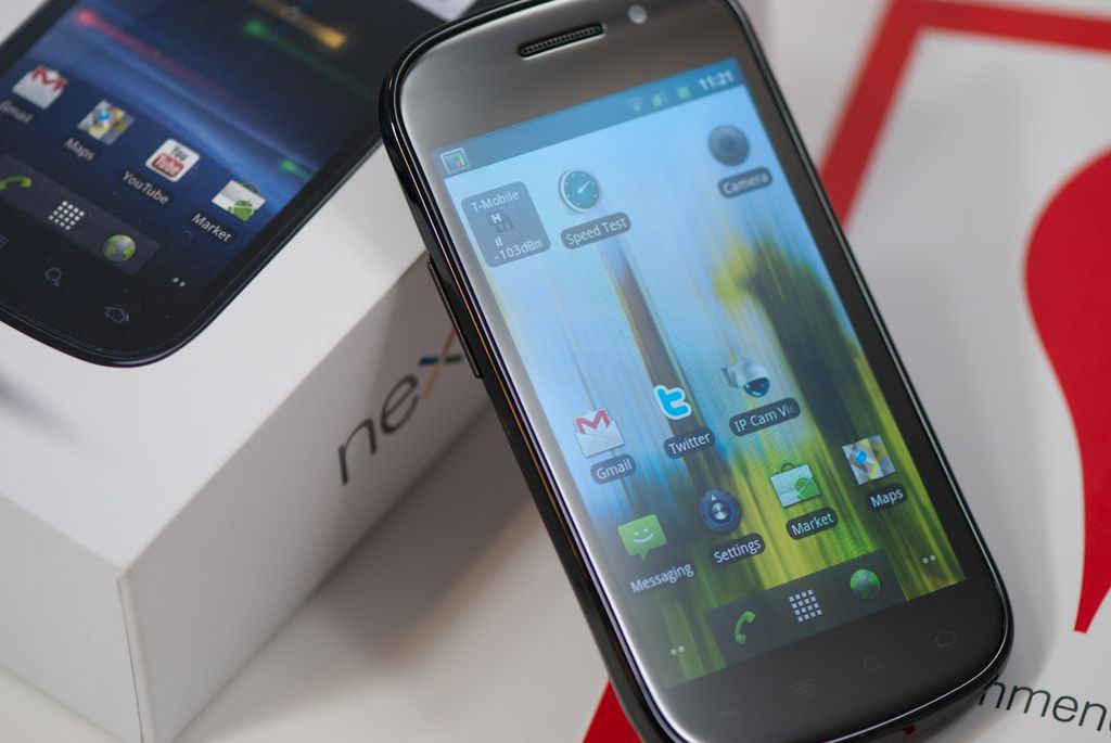 Fabricado pela Samsung, o Nexus S foi o primeiro smartphone a contar com tela de 4 polegadas e suporte a NFC Fabricado pela Samsung, o Nexus S foi o primeiro smartphone a contar com tela de 4 polegadas e suporte a NFC
