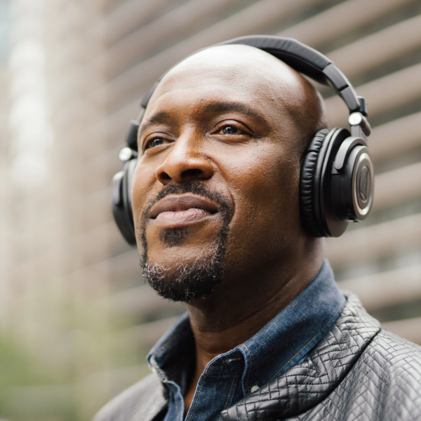Audio-Technica lança headphone com 50 horas de bateria e som Hi