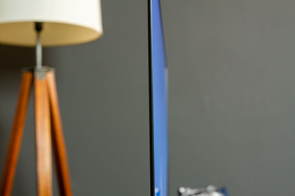 Tela ultrafina da LG OLED CX (Imagem: Ivo/Canaltech)
