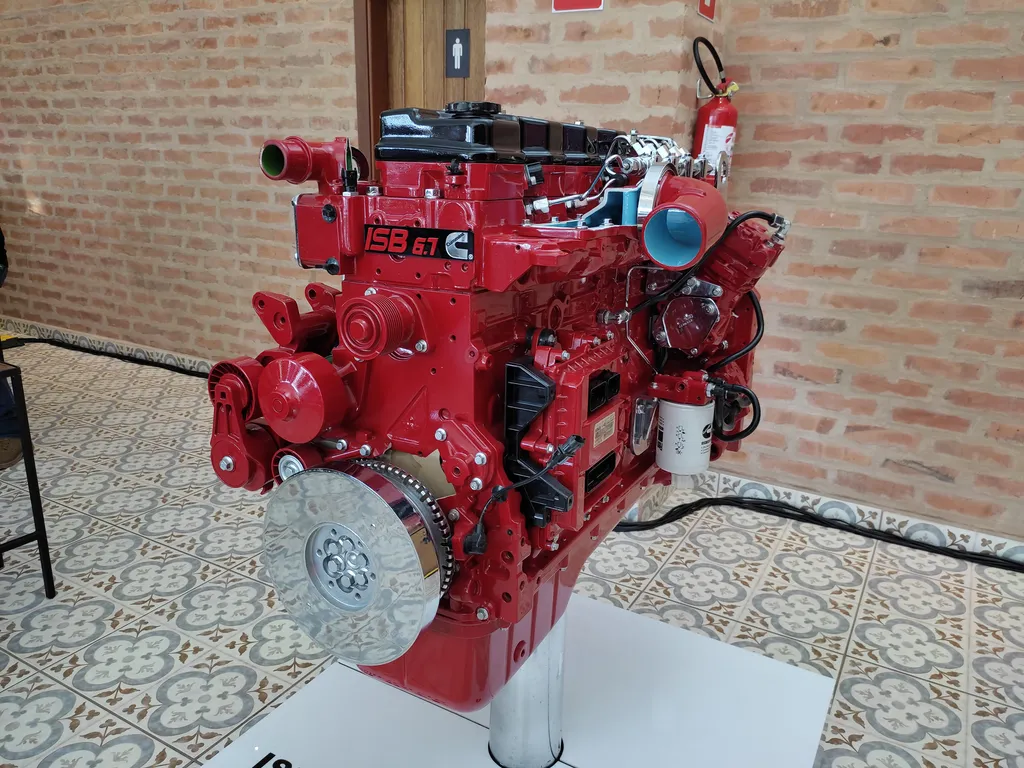O motor Cummins 6.7 tirbodiesel que equipa a RAM 3500 (Imagem: Felipe Ribeiro/Canaltech)