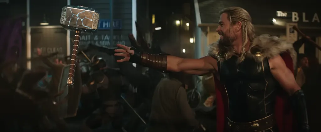 Thor Amor e Trovão: primeiras críticas apontam filme empolgante e divertido