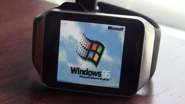 Menino de 16 anos instala Windows 95 em um smartwatch