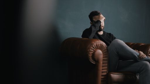 USP busca voluntários para estudo sobre tratamento da depressão via smartphone