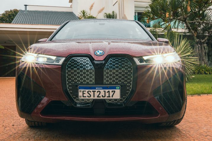 BMW iX XDrive 50