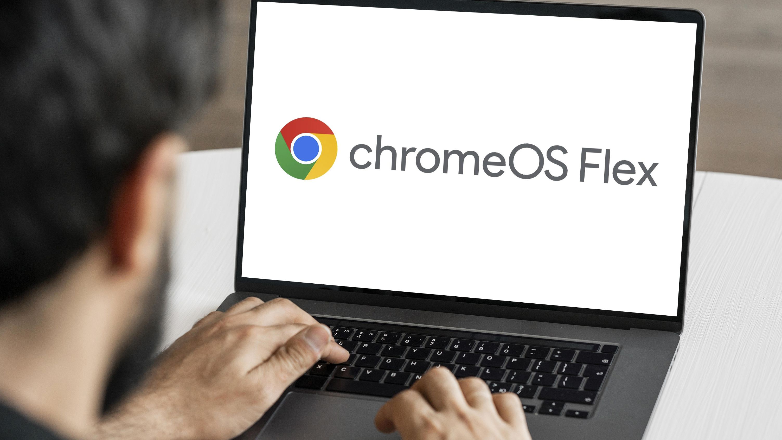 Google lança versão estável do ChromeOS Flex, sistema que promete