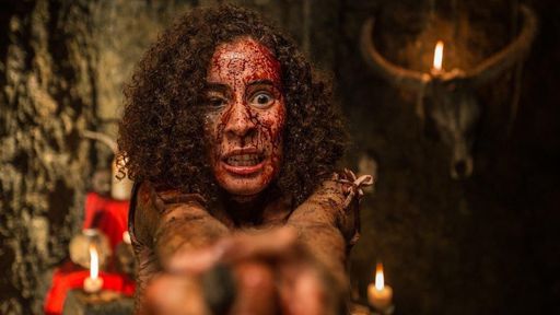 Crítica | A Mata Negra é uma sanguinolenta declaração de amor pelo gênero