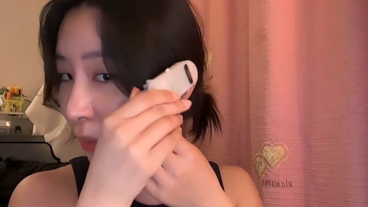 Startup Lança 'DC Mini': Clipe de Cabelo com Câmera que Busca Discreção e Praticidade
