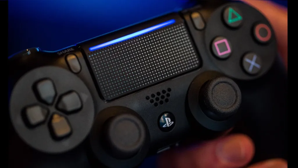 O DualShock 4 é um dos melhores gamepads para diversas situações (Imagem: Reprodução/Sony)