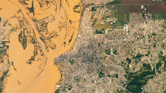 Veja imagens de enchentes do RS feitas pela NASA