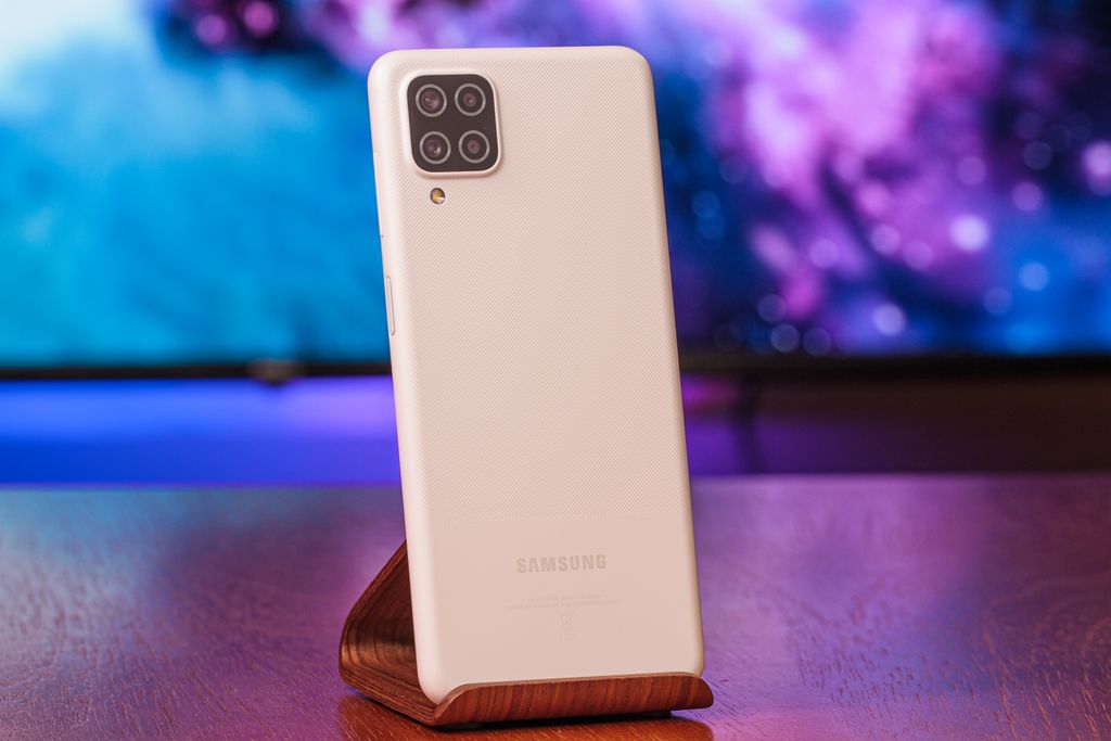 Samsung também prepara nova edição do Galaxy A12 (Imagem: Ivo/Canaltech)