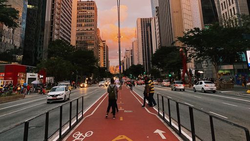 Prefeitura de SP autoriza nova tributação sobre serviços como Uber e iFood