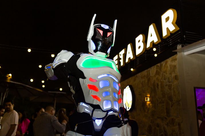 Meta Bar 6