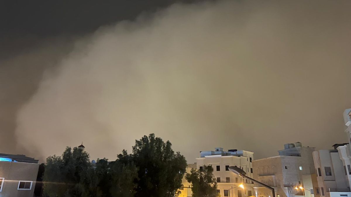 Tempestade de poeira transforma dia em noite no Oriente Médio; veja as imagens