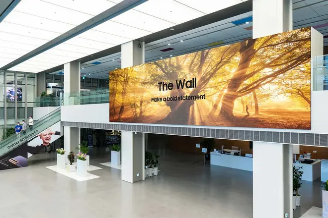 Painéis The Wall podem ser utilizados por empresas em espaços públicos (Imagem: Divulgação/Samsung)