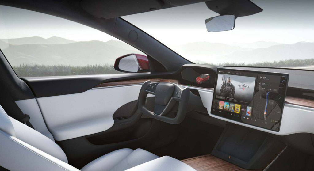 Embora apareça na foto, ainda não é possível jogar The Witcher 3 nos veículos da Tesla (Foto: Divulgação/Tesla)