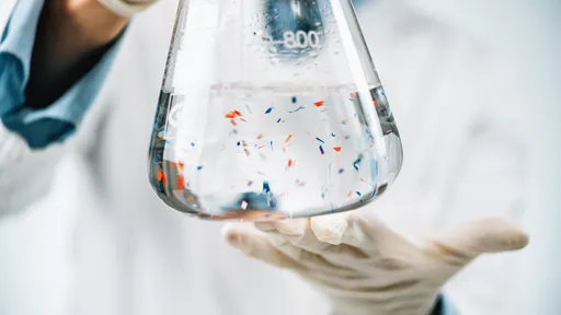 Nova enzima decompõe plástico em apenas 24 horas