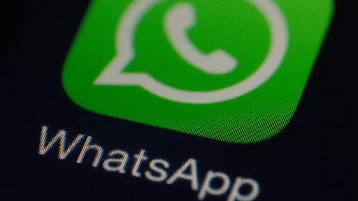 Facebook revela vídeo com Pelé e Zuckerberg para celebrar WhatsApp Pay no Brasil