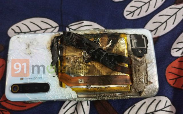 Imagem do Realme XT que explodiu em junho deste ano na Índia (Imagem: Reprodução/91mobiles)
