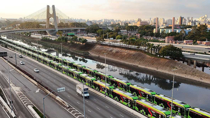 BYD domina mobilidade em SP e entrega 265 novos ônibus elétricos