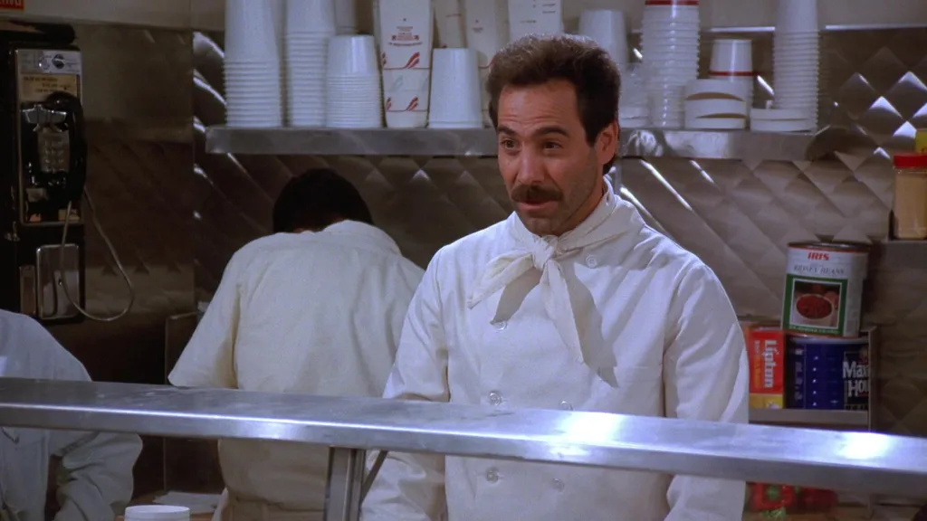 O Nazista da Sopa é o 6º episódio da temporada 7 de Seinfeld (Imagem: Reprodução / NBC)