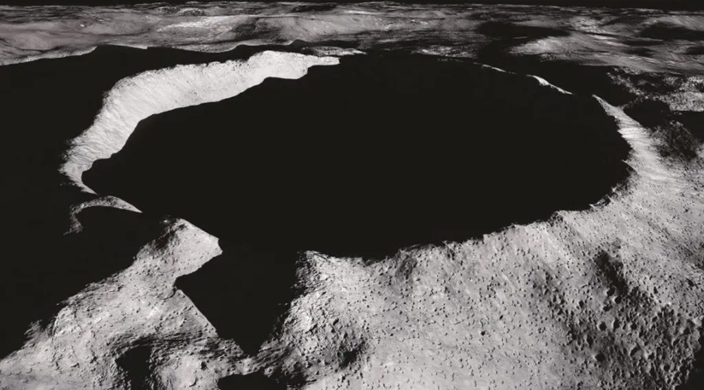 Pode haver água escondida nas sombras das crateras do polo sul da Lua (Imagem: Reprodução/NASA)