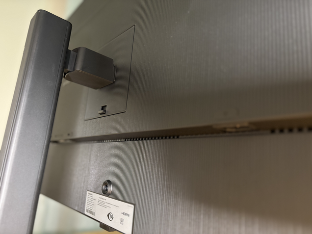 Samsung ViewFinity S8 37" review