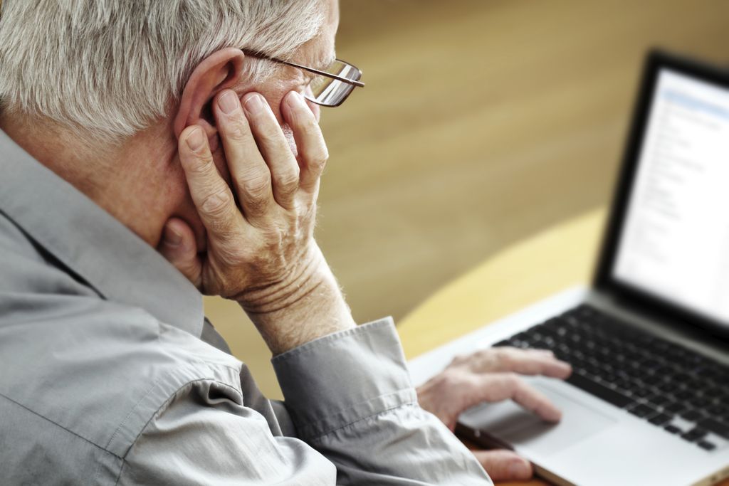 Muitos idosos ainda encontram na tecnologia uma fonte de renda 