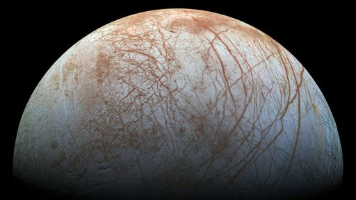 Talvez as erupções de água na lua Europa não venham de um oceano subterrâneo