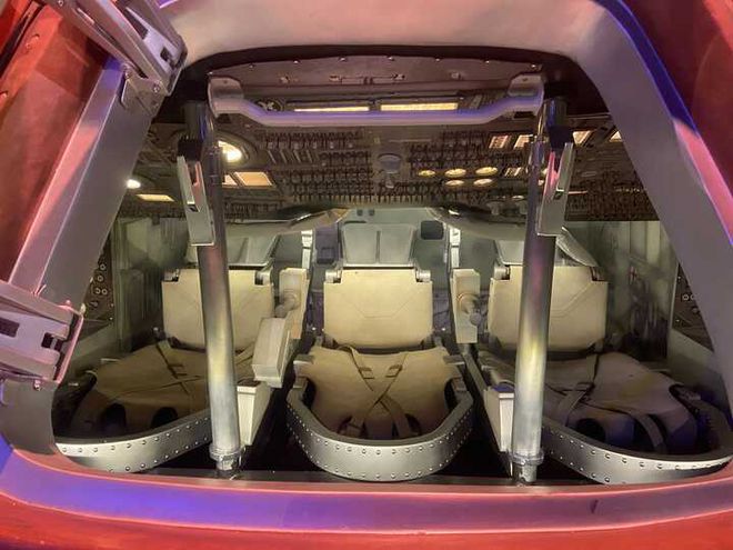O interior do módulo de comando Apollo, onde os astronautas permaneciam durante a viagem (Imagem: Patricia Gnipper/Canaltech)