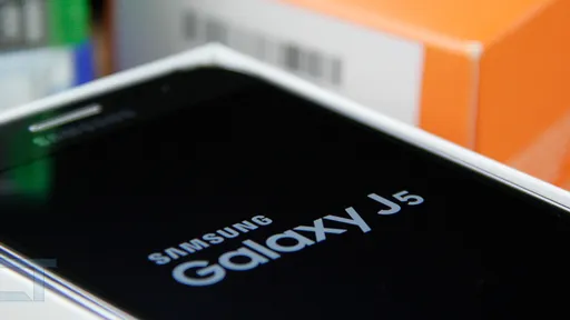 Galaxy J5 é o smartphone mais buscado em comparador de preços