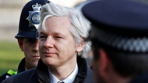 Não existe privacidade na internet, afirma Julian Assange